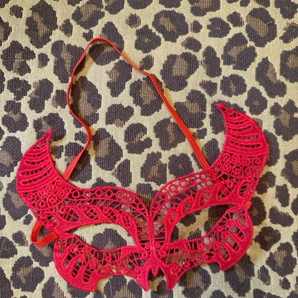 Red Lace Masquerade Mask
